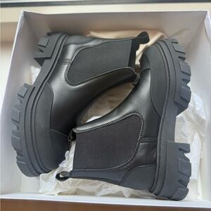 Black Chunky Chelsea Boots